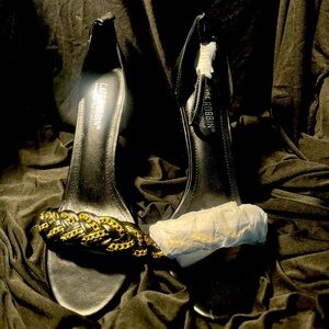 Women’s black heels